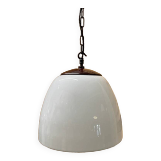 Lampe à suspension en verre opalin tchèque des années 1960