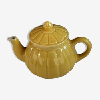 Yellow teapot