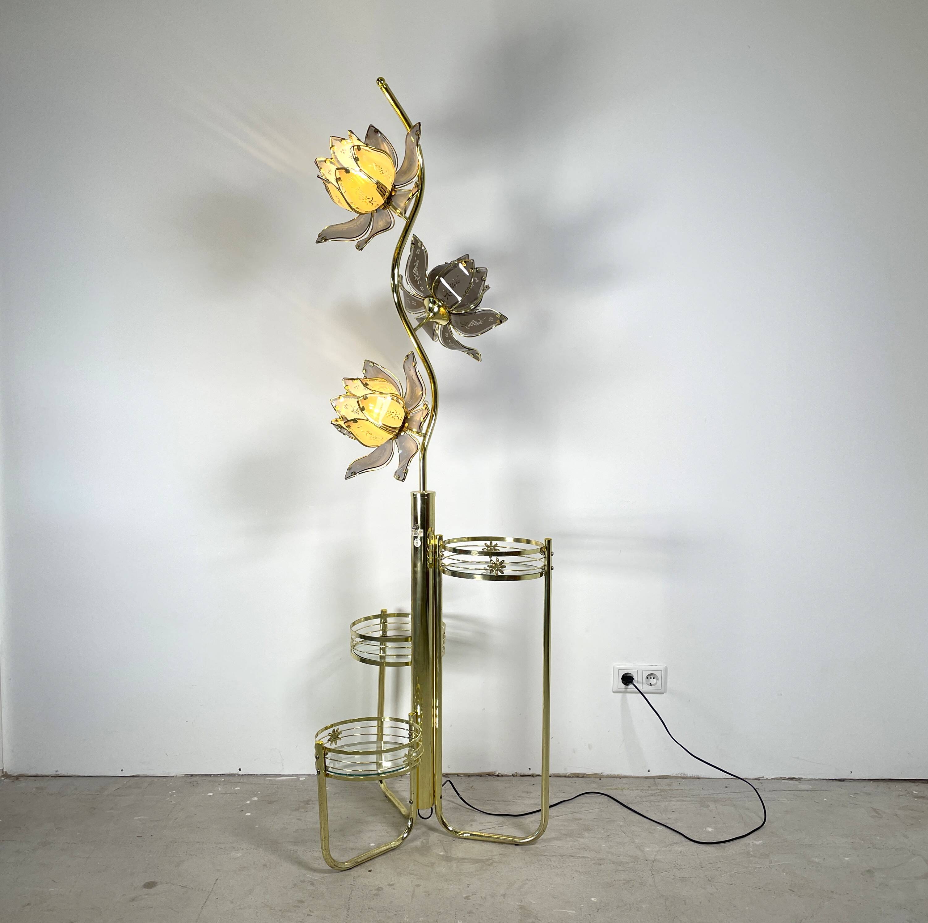 Golden lotus lamp with 3 levels