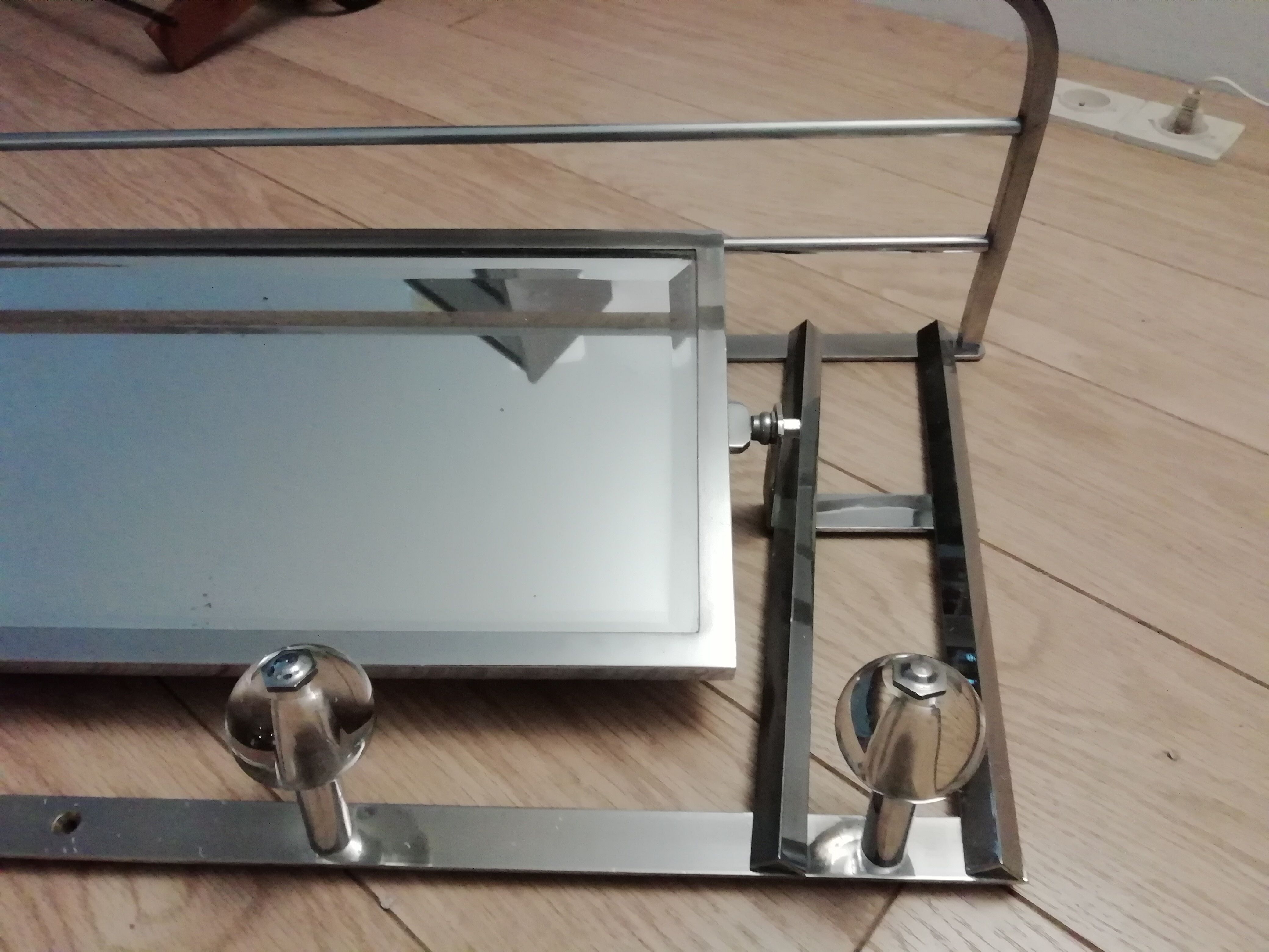 Coat/mirror/chrome door