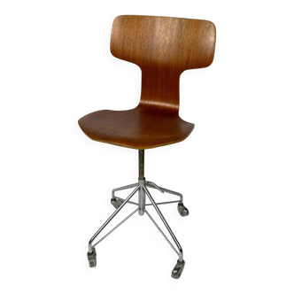 Vintage office chair 3113 by Arne Jacobsen for Fritz Hansen (1971)