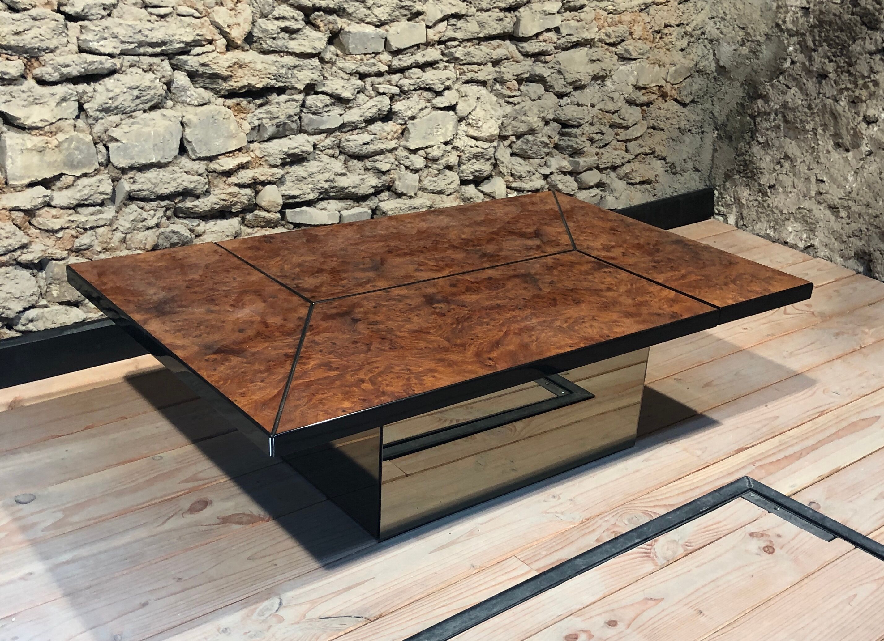 Table basse bar cocktail caché en loupe d'orme de Paul Michel, 1970 Roche Bobois