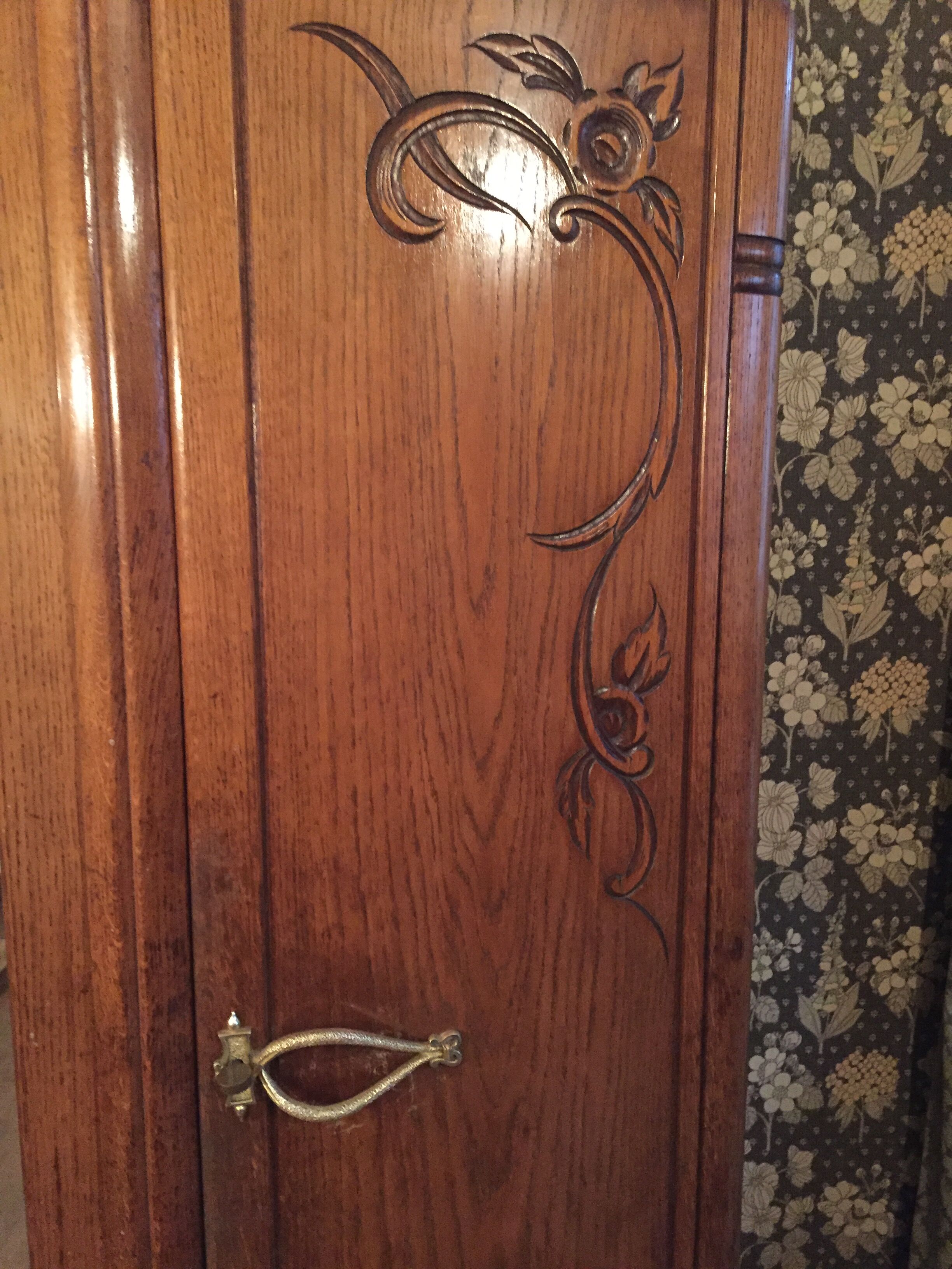 Art deco cabinet