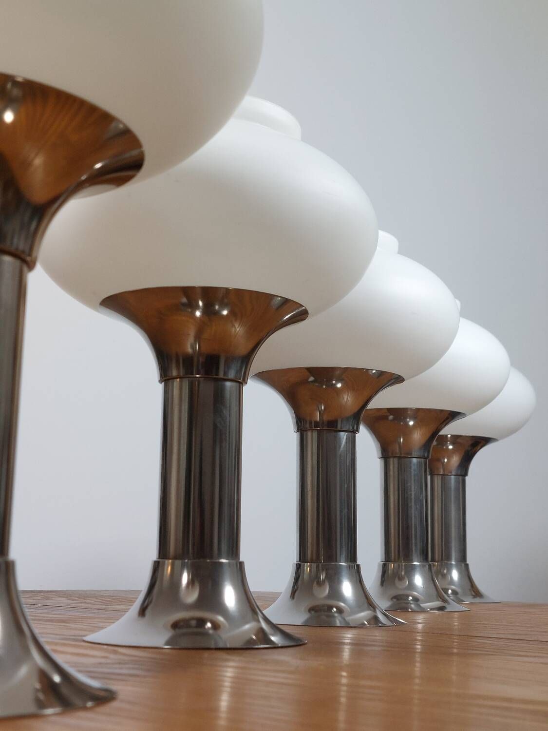 5 x lampes murales et plafonniers en verre chrome et opale GDR Narva VEB