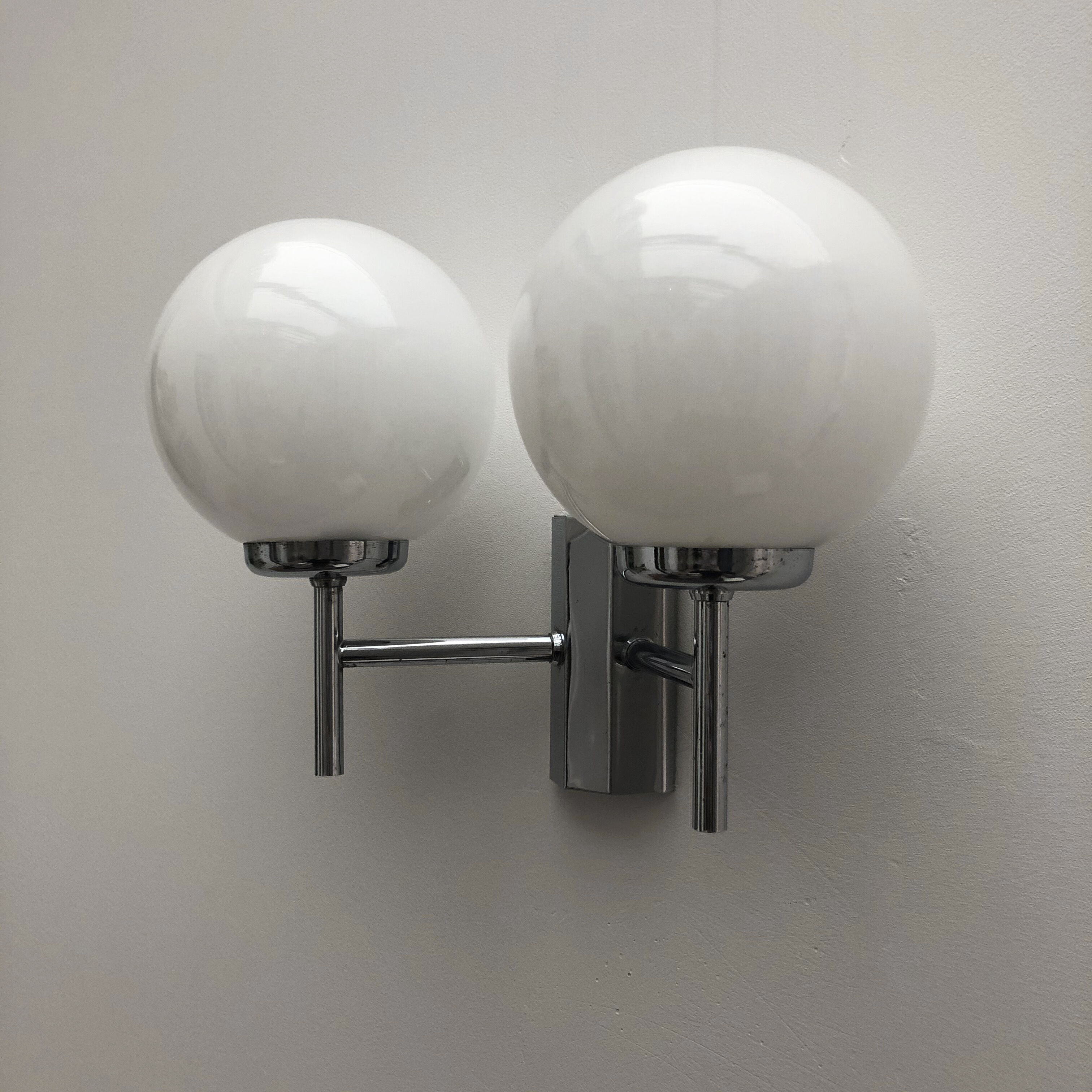 Double wall light opaline globes