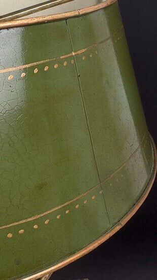 Bronze bouillotte lamp from the 19th century.