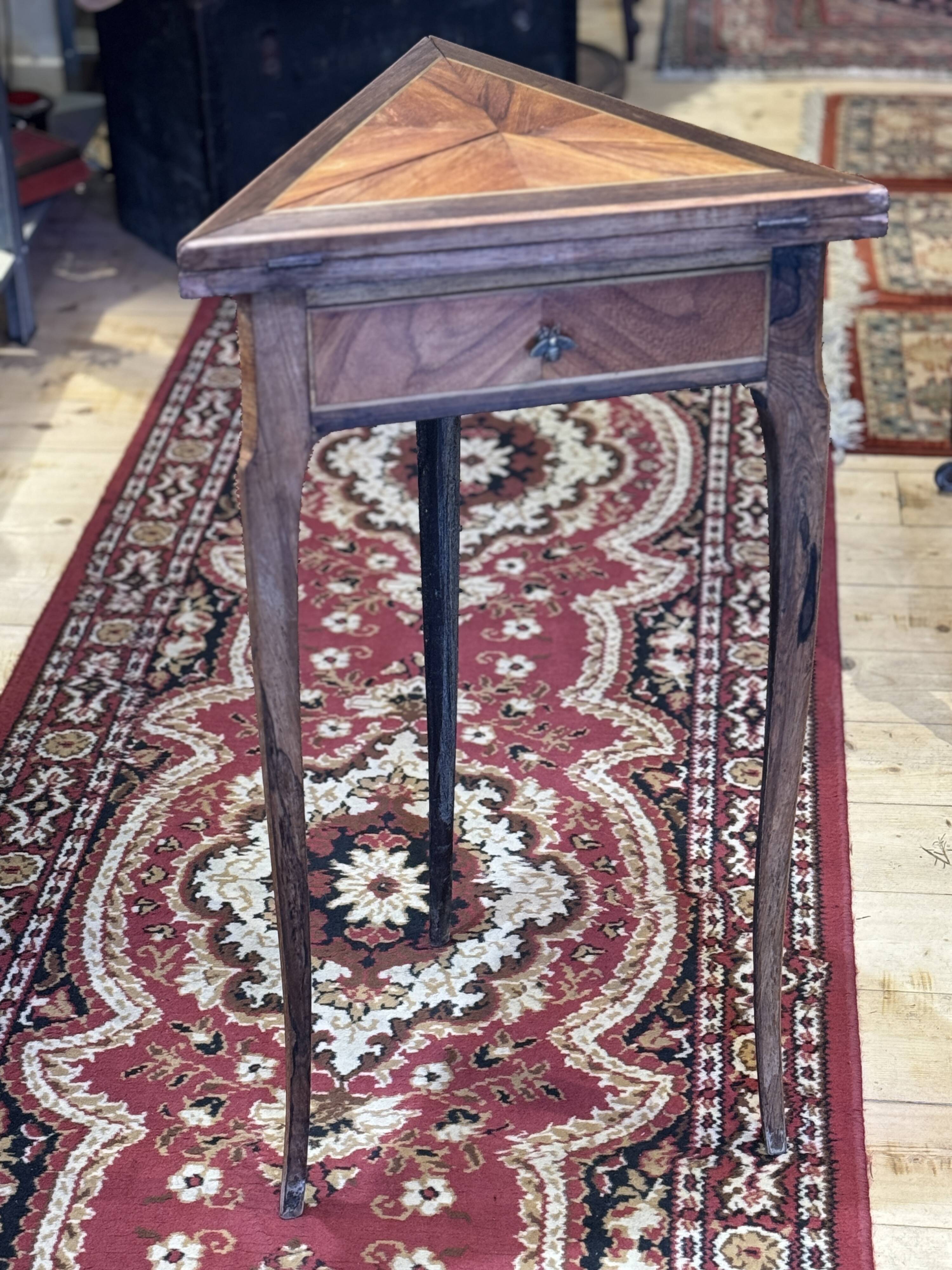 Old foldable board game table
