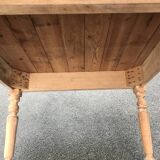 Farm table