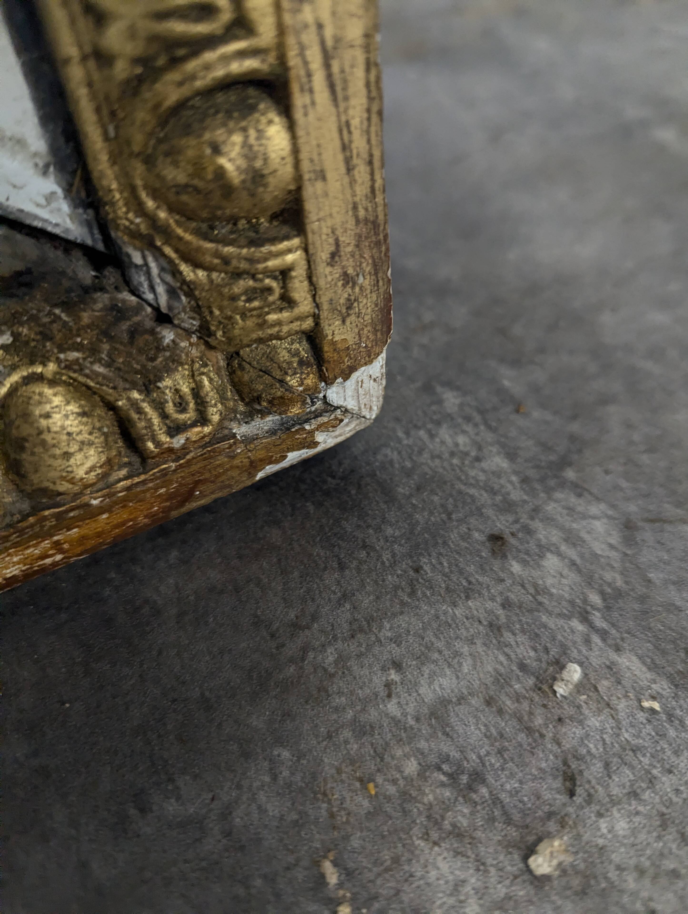 Golden wooden mirror with moulding from the Napoléon III period.