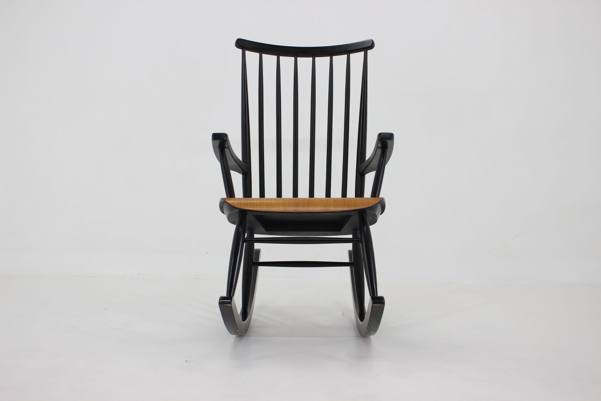 1960s Varjosen Puunjalostus Beech Rocking Chair, Finland