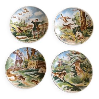 Lot of 4 saarlence plates for dessert with decoration of hunting scenes