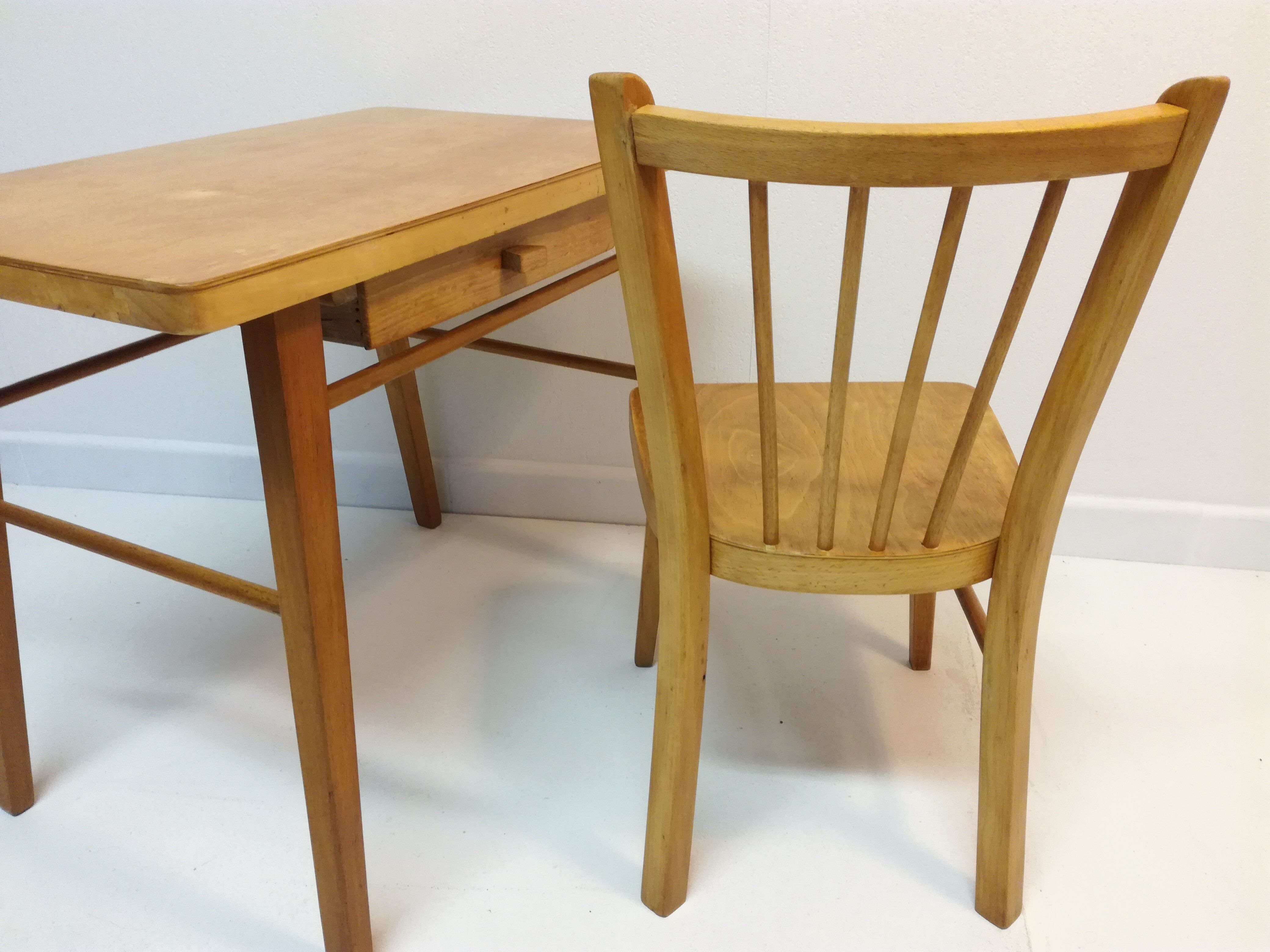 Desk and chair baumann