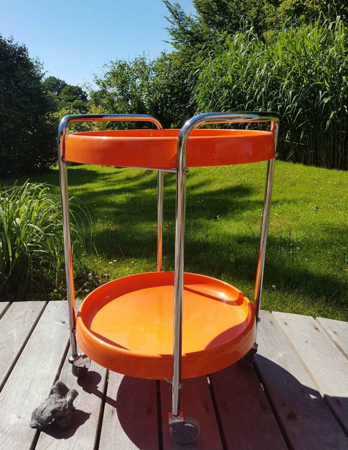 Vintage orange service