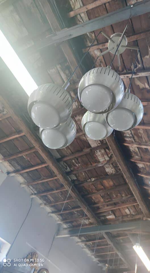 Lustre en cascade vers 1970