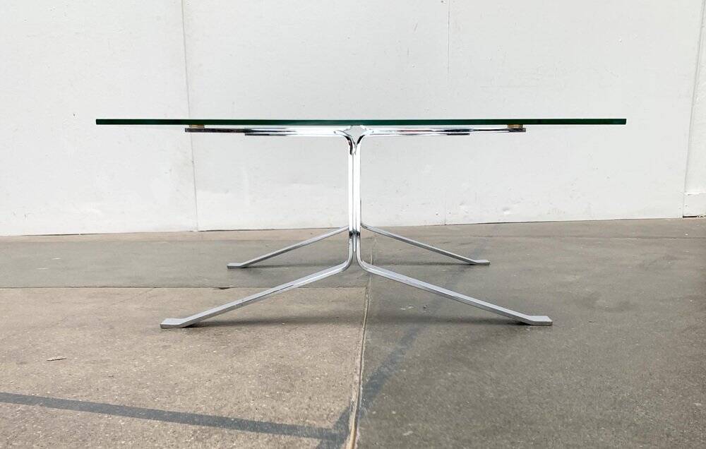 Joker coffee table in chrome and glass in mid-century Space Age style by Olivier Mourgue for Airborne, 1960s.