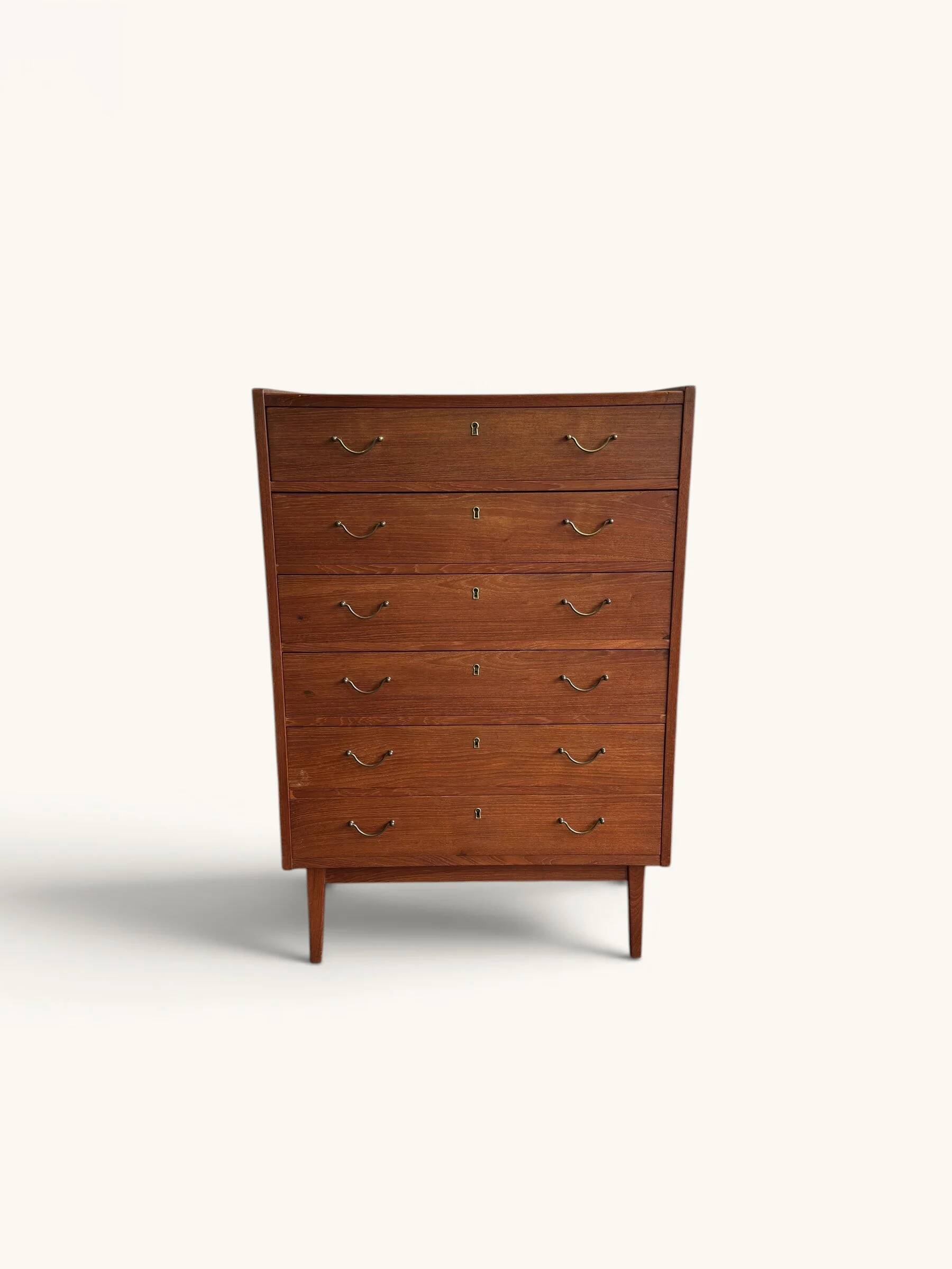 Chiffonnier danois vintage « tallboy » en placage teck
