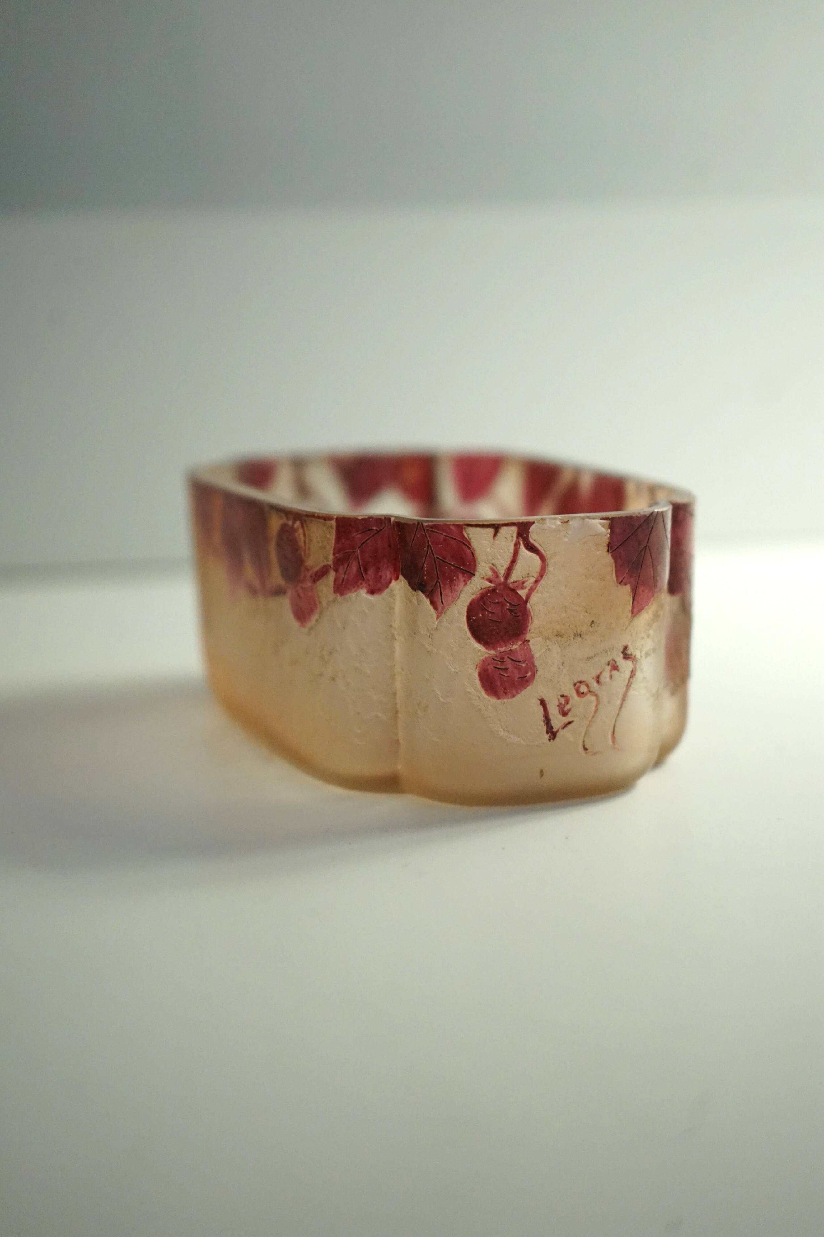 Legras Phoenician series ruby jardinière in multi-layered glass (1900 - 1910)