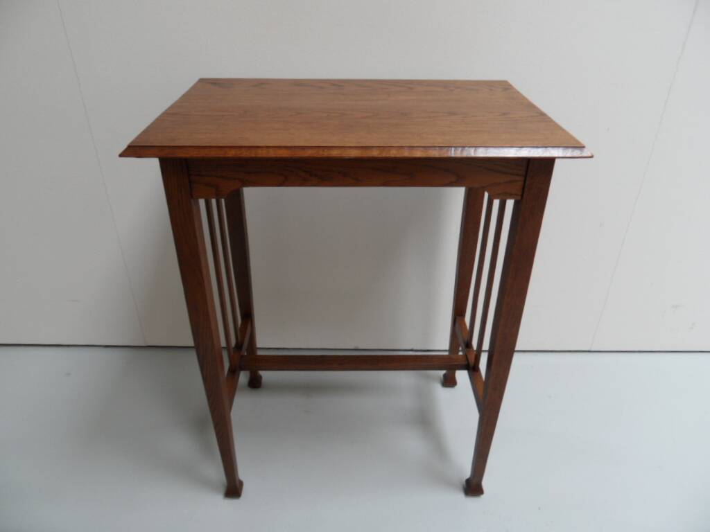 Table d'appoint en chêne ancien