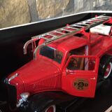 Fire truck Ford Solido 8026 vintage box 1/50