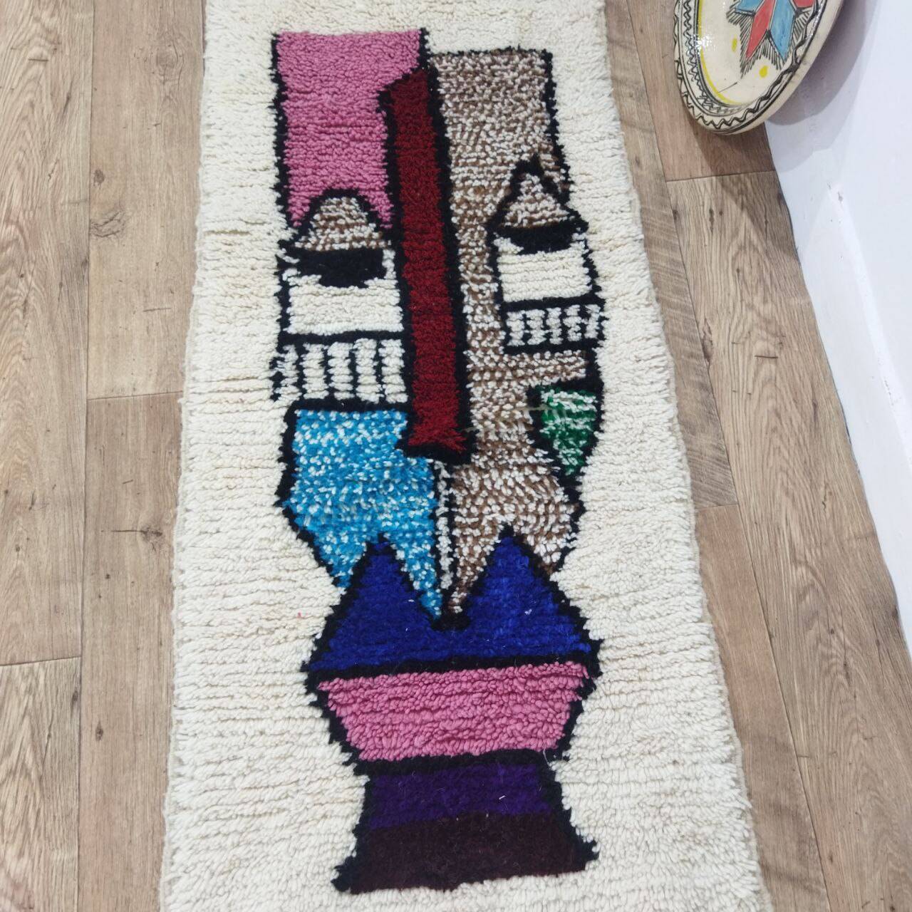 Handcrafted moroccan berber rug 172 x 65 cm