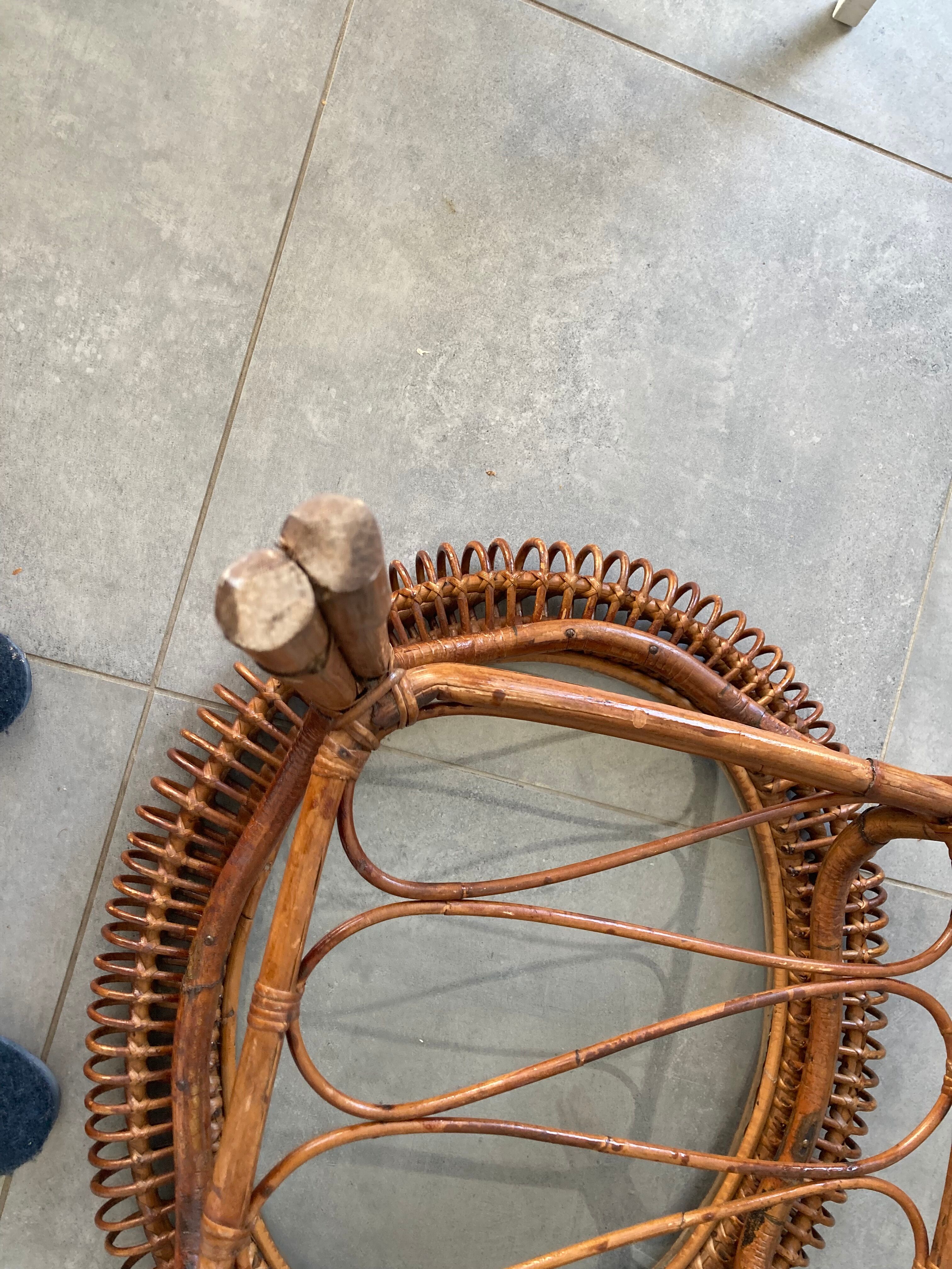 Rattan coffee table and glass in excellent condition