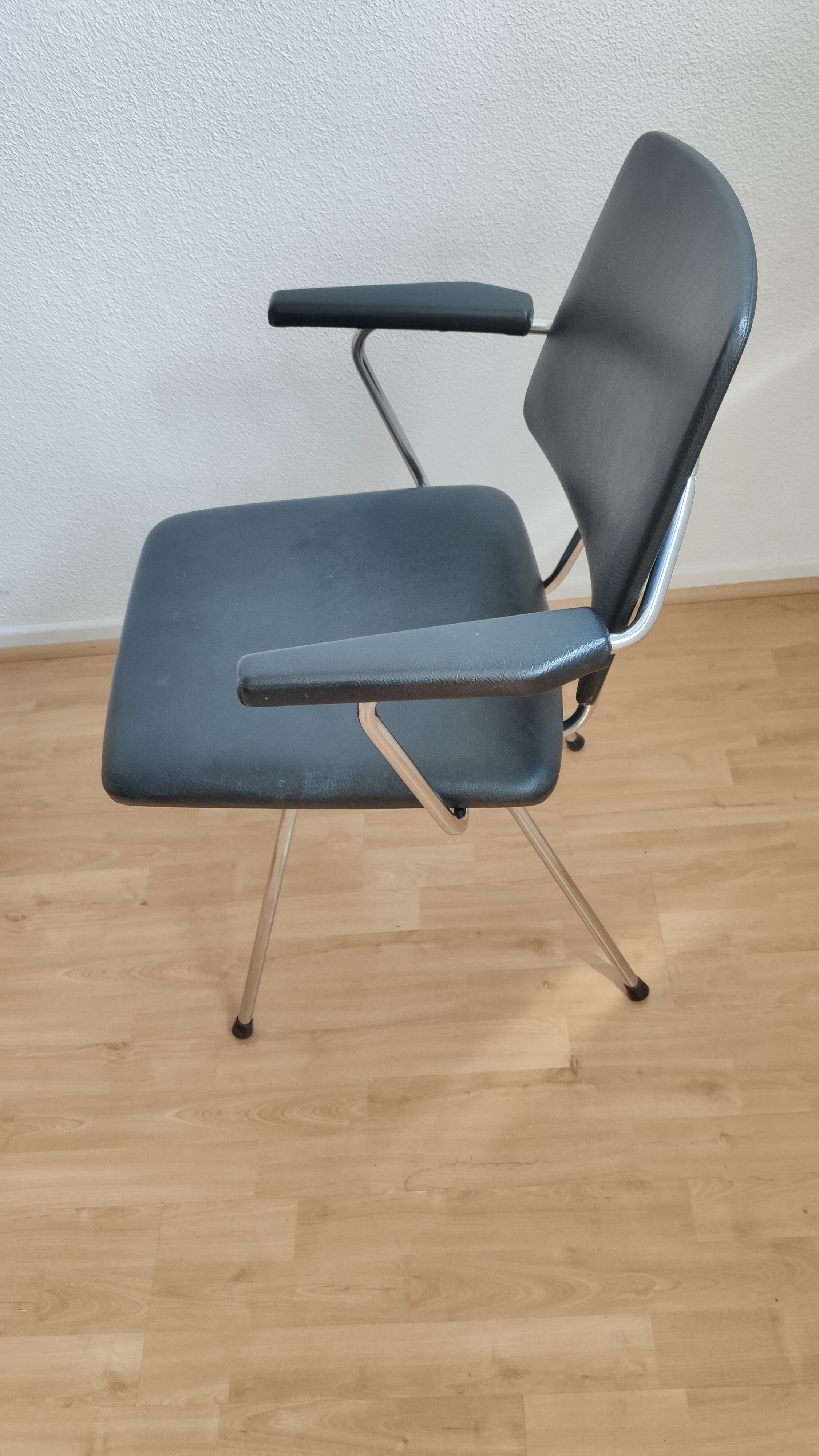 Stella office chair