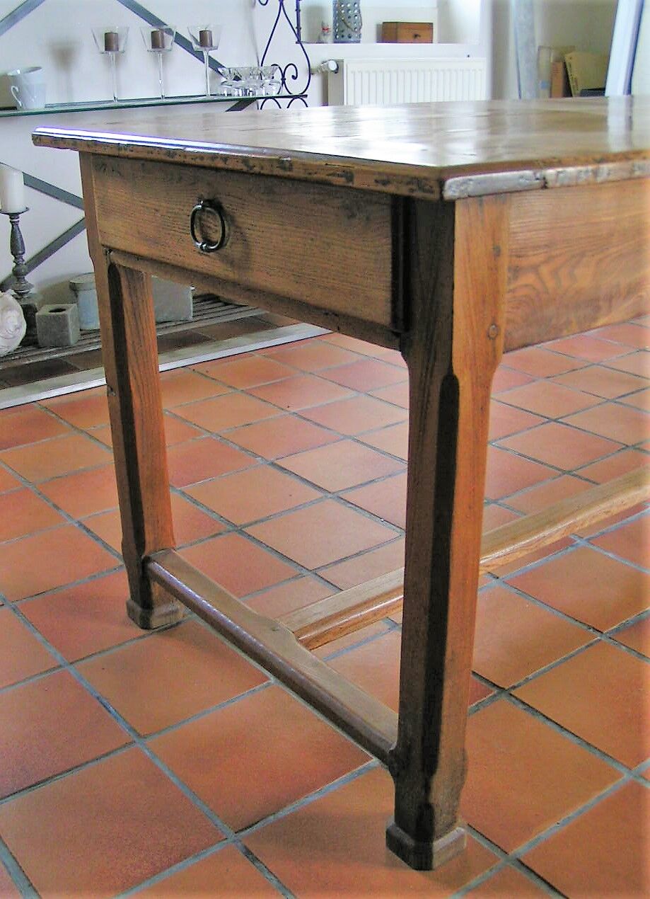 Farm table