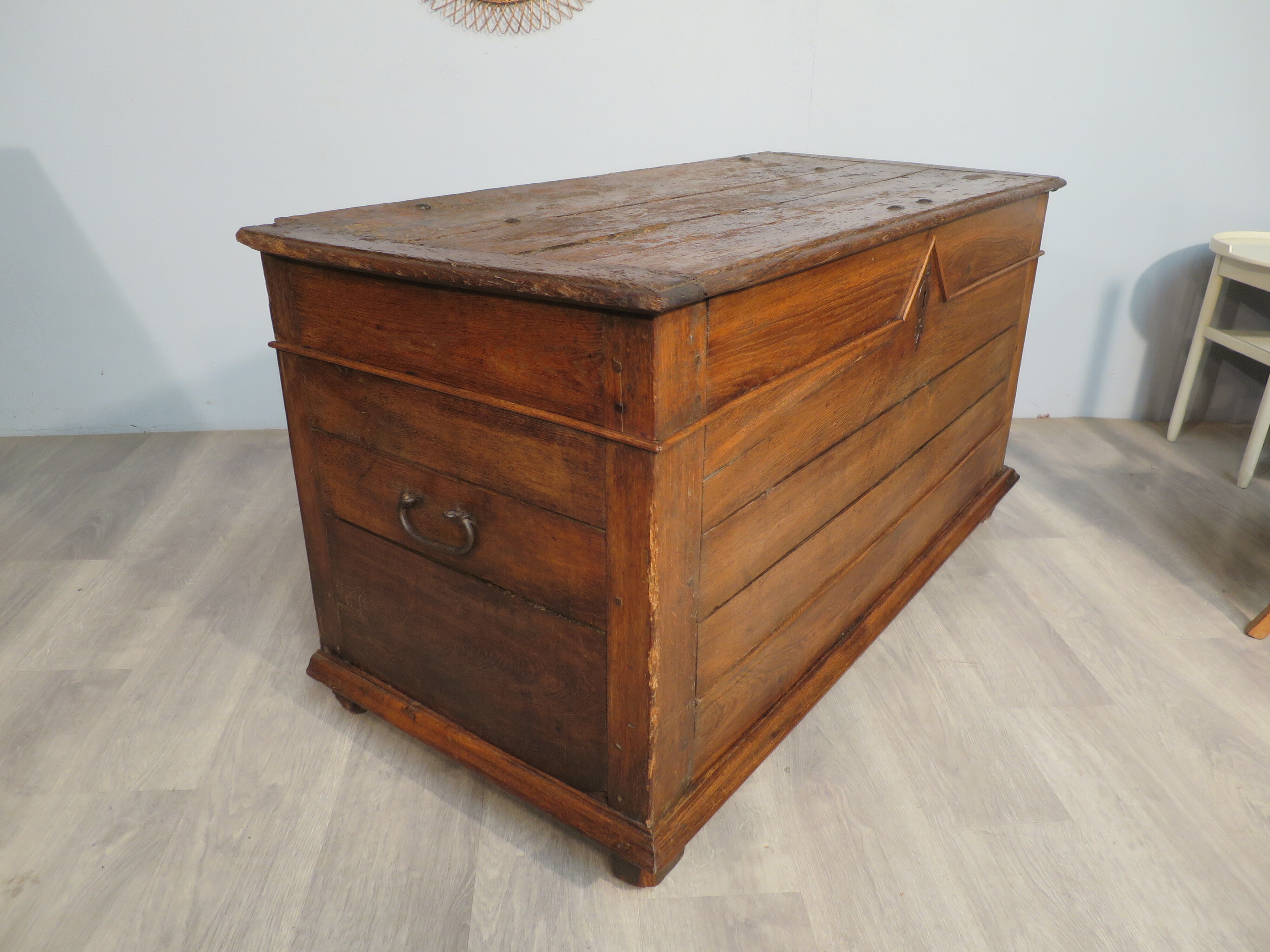 Solid oak box at the end of 19th