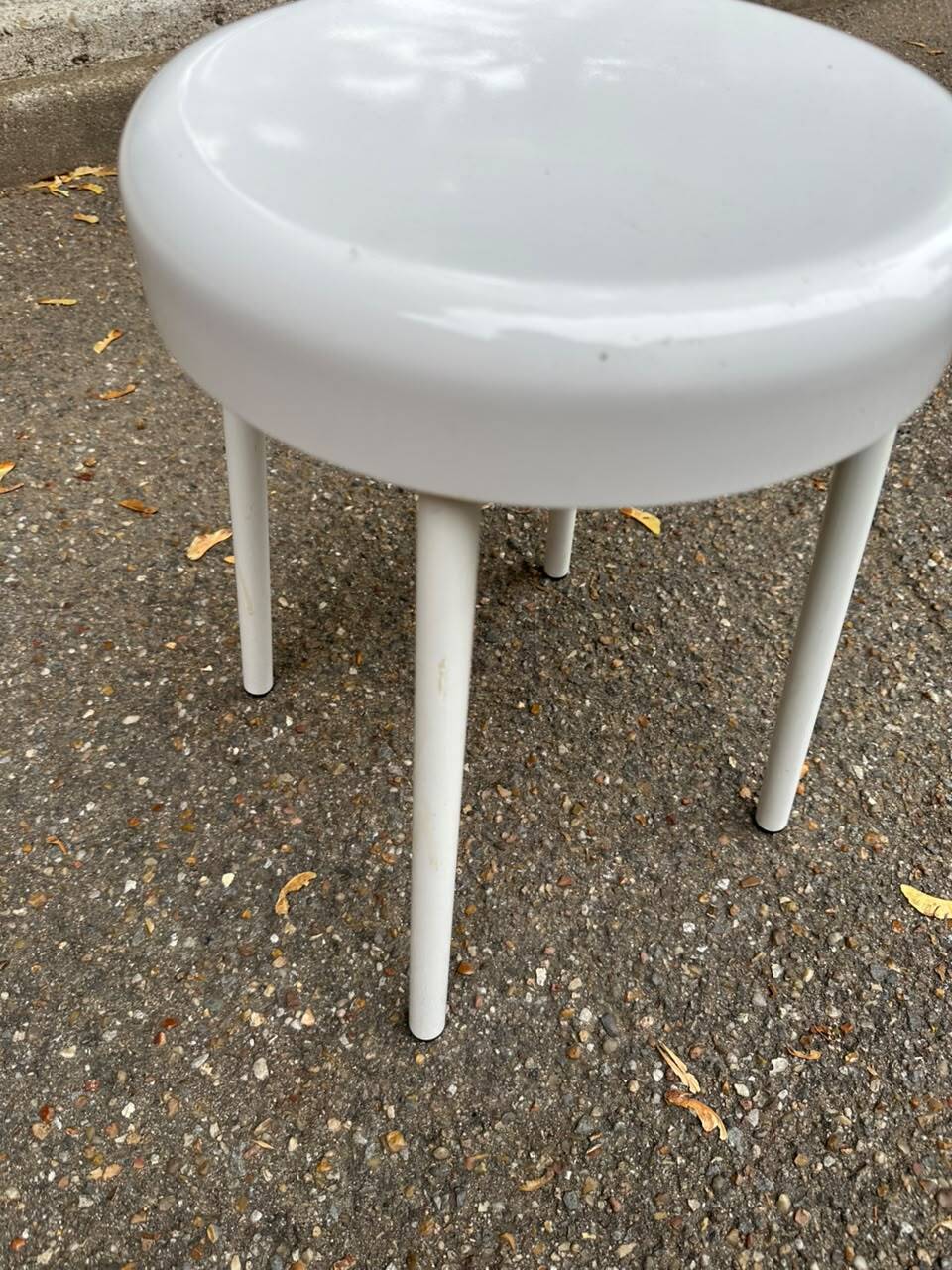 Vintage white stool from the 70s — Space Age / Pop Art design