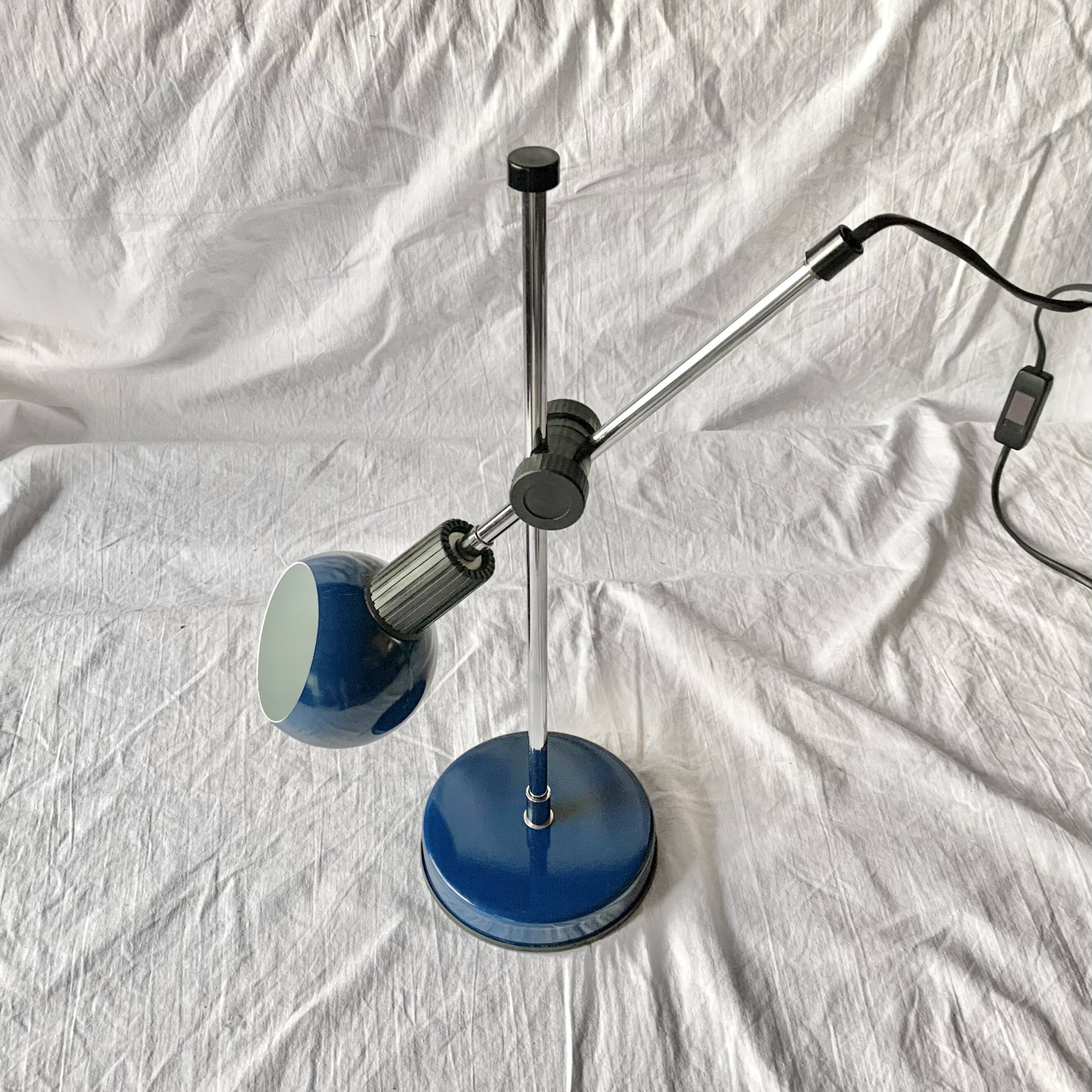 Lampe de bureau Eyeball bleue Veneta Lumi