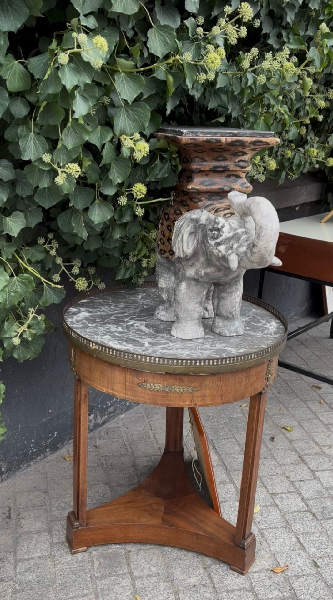 Elephant side table – leopard pattern – Jansen style 1970