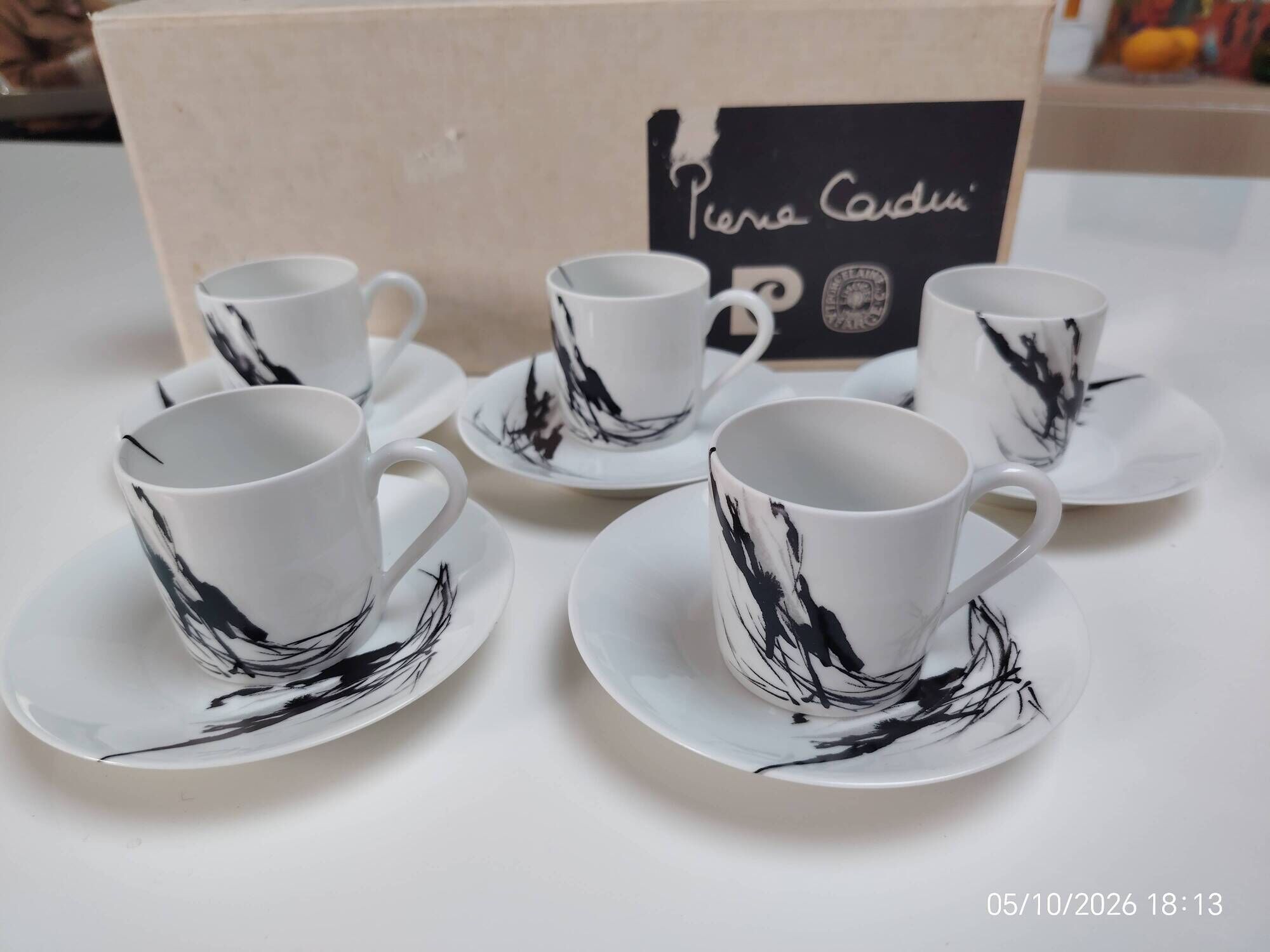 Vintage coffee service by Pierre Cardin in Limoges porcelain – 5 cups –