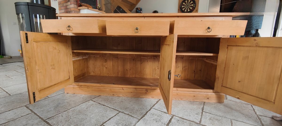 Meuble en bois massif
