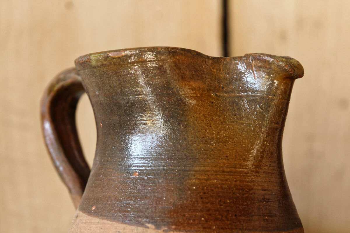 Former two-coloured terracotta pitcher, late 19th century