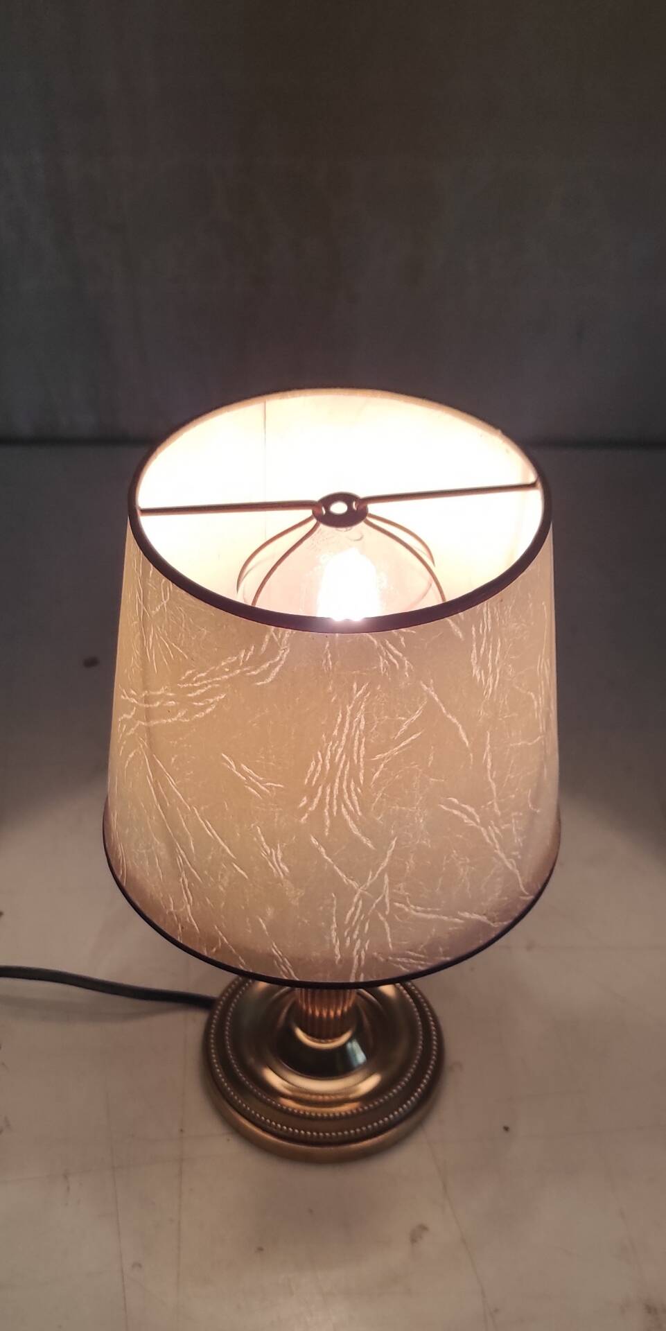 Lampe à poser en laiton doré - mid. XXeme