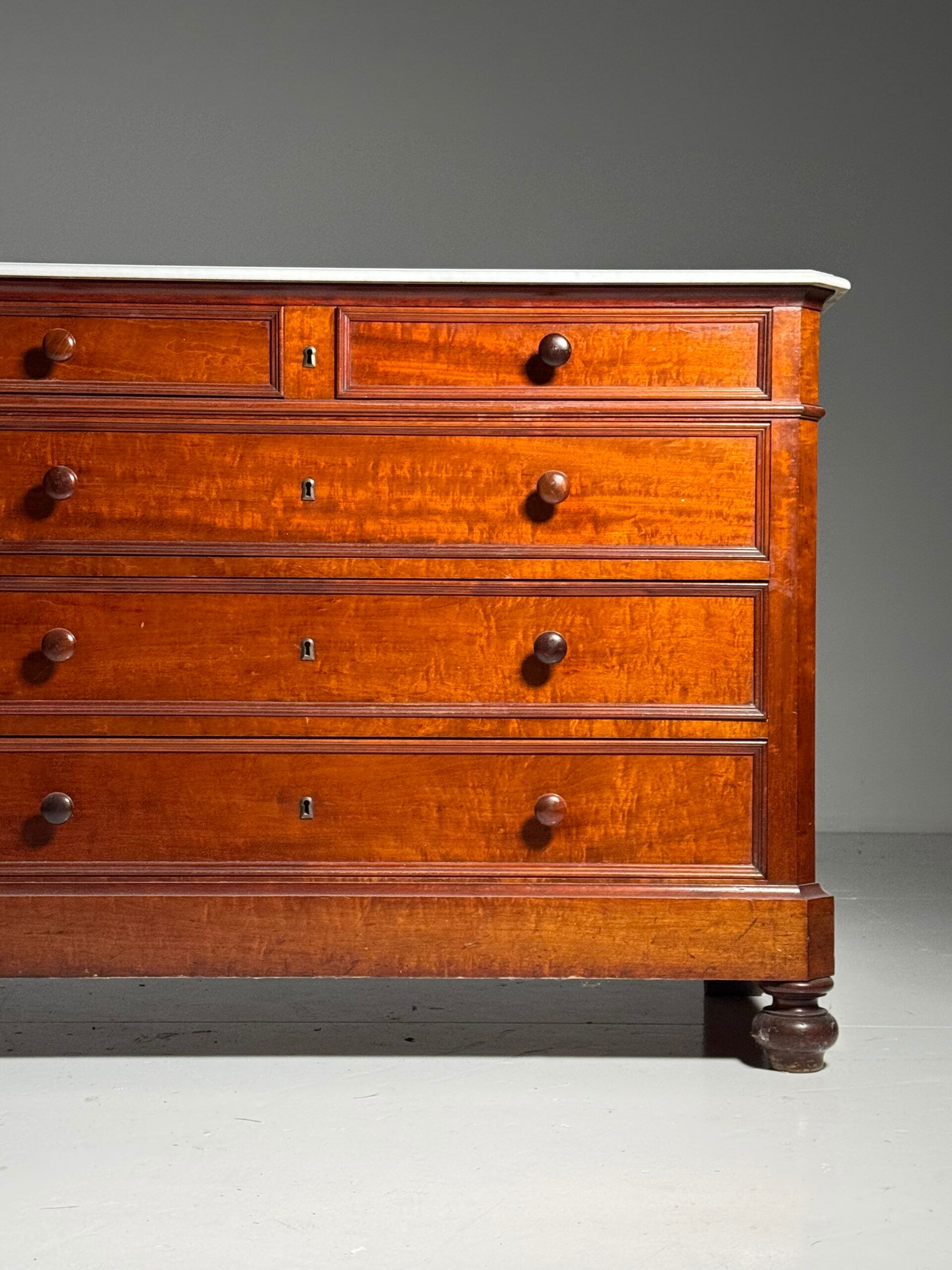 Mahogany chest of drawers 19th century