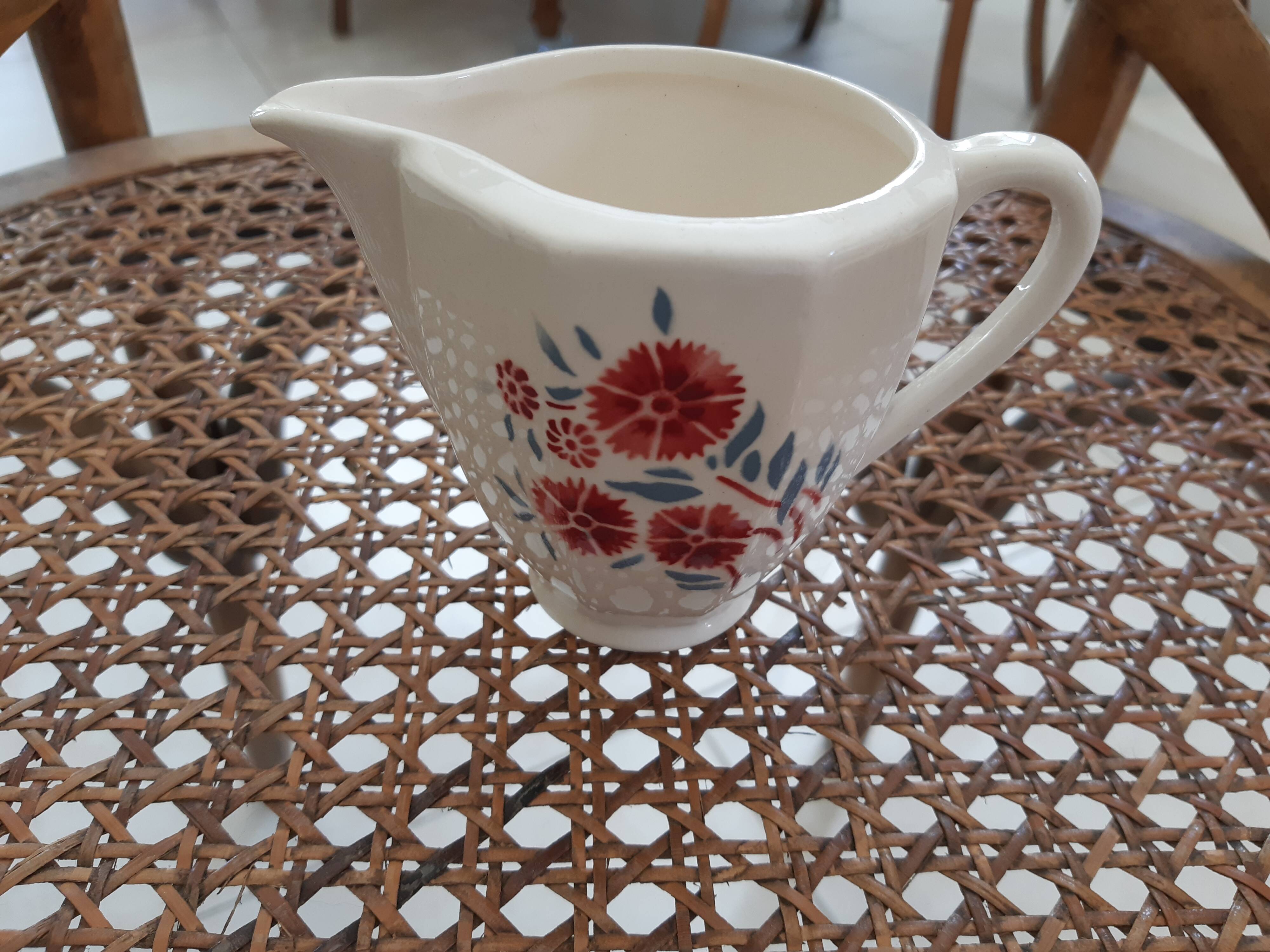 Badonviller milk pot