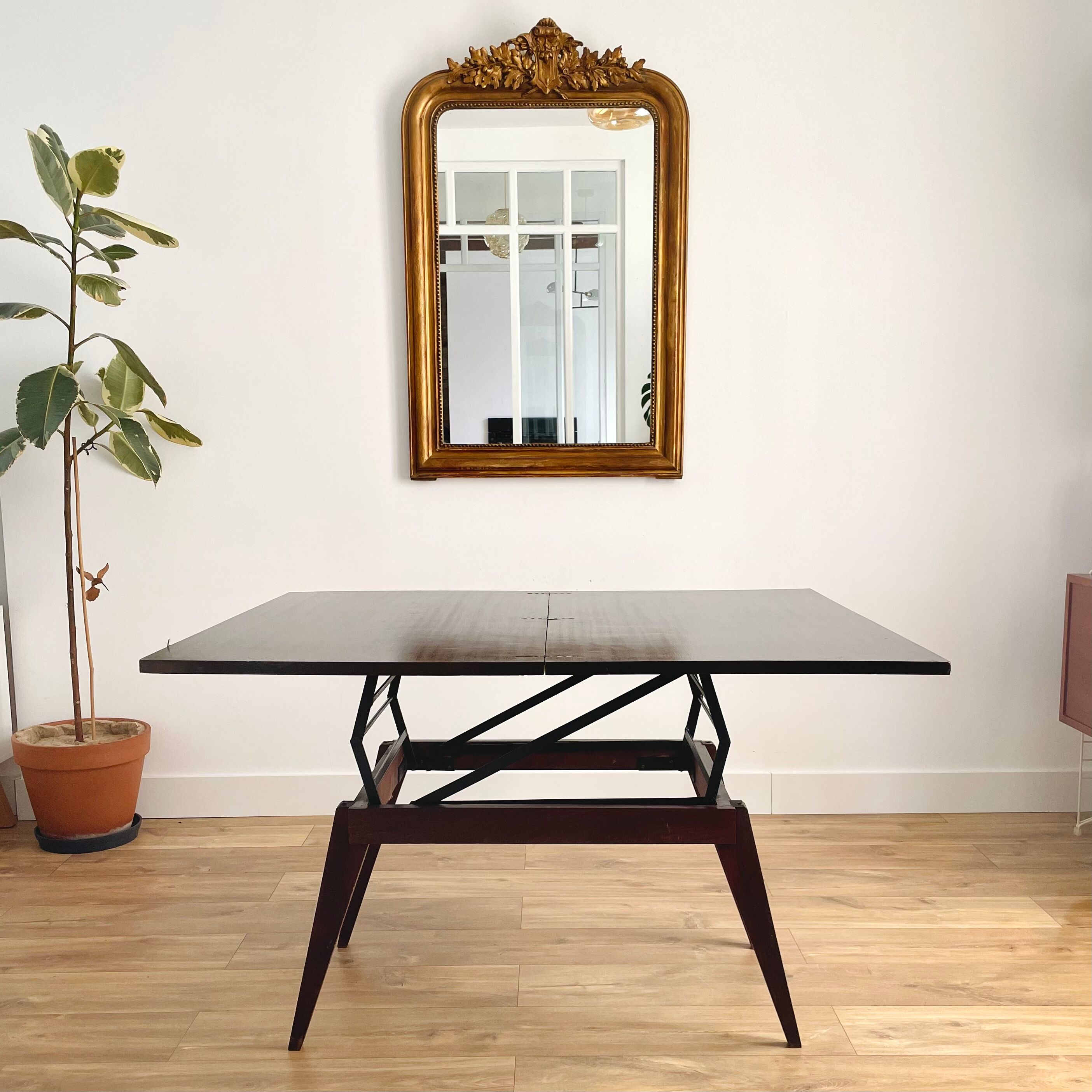 "Revelation" wallet table by Albert Ducrot