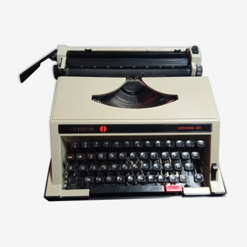 Typewriter Olympia Conformatic 243 vintage 1970