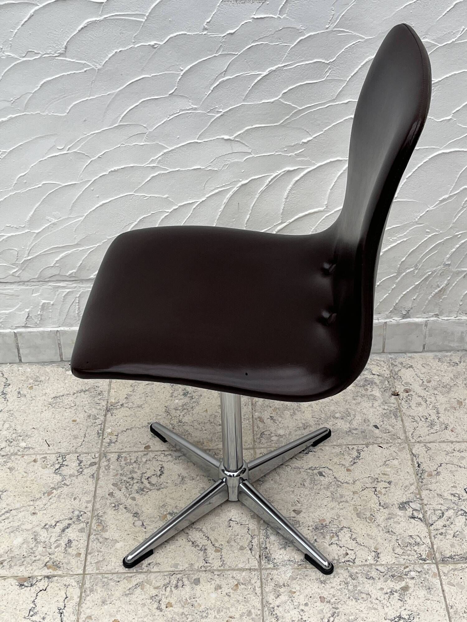 Space Age Swivel Chair Chocolate Brown Skai