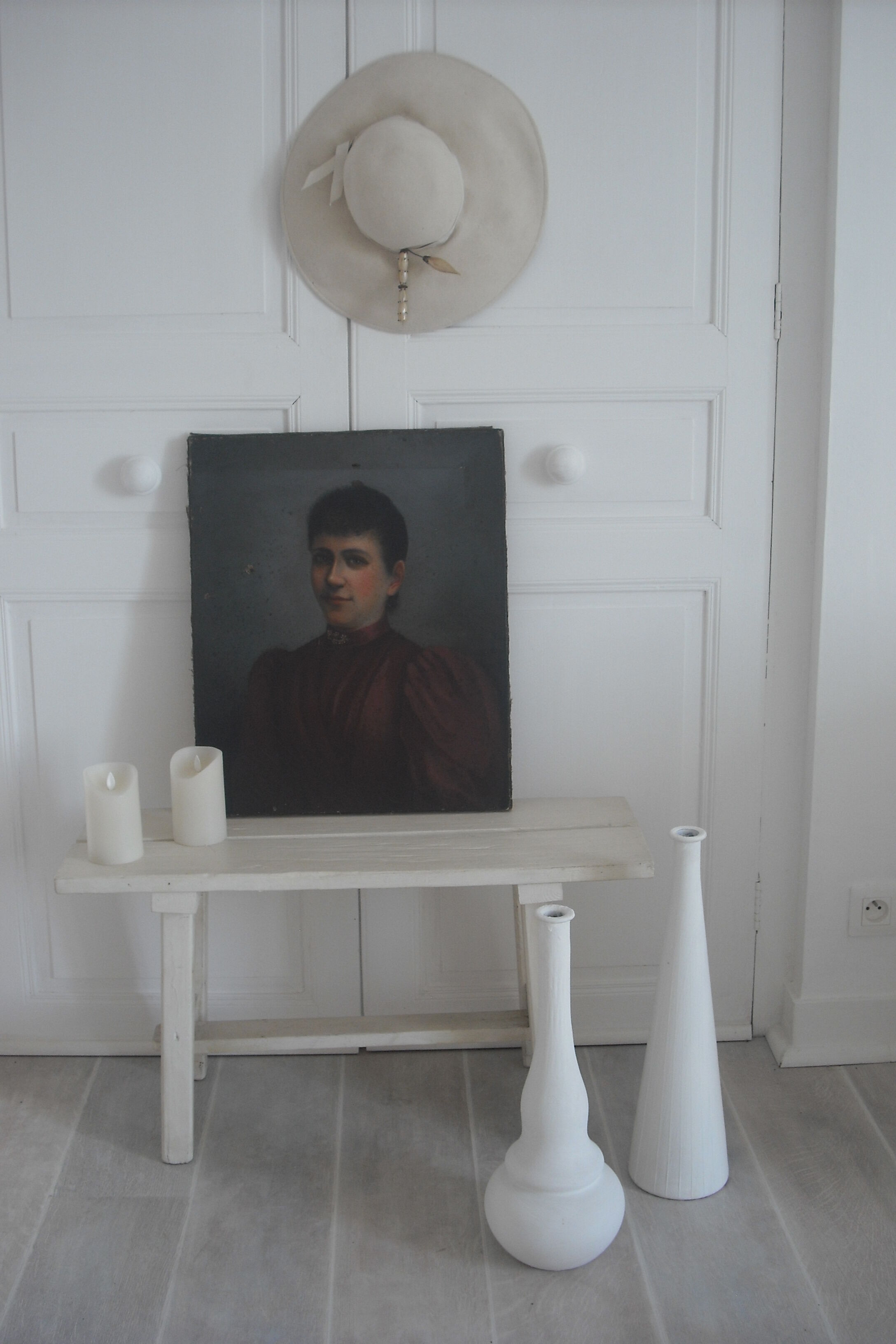 White patinated bench