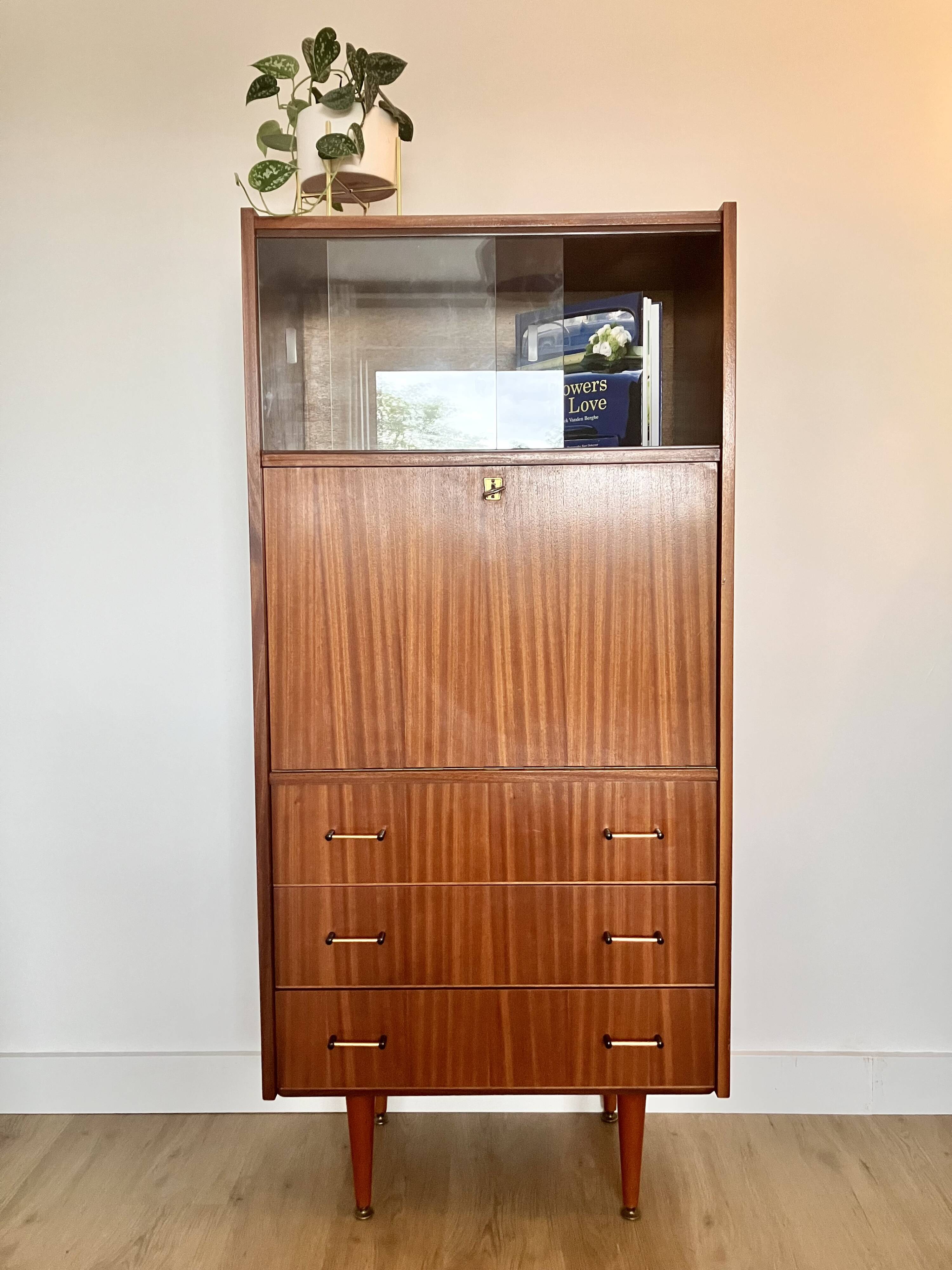 Secretary, 1960s