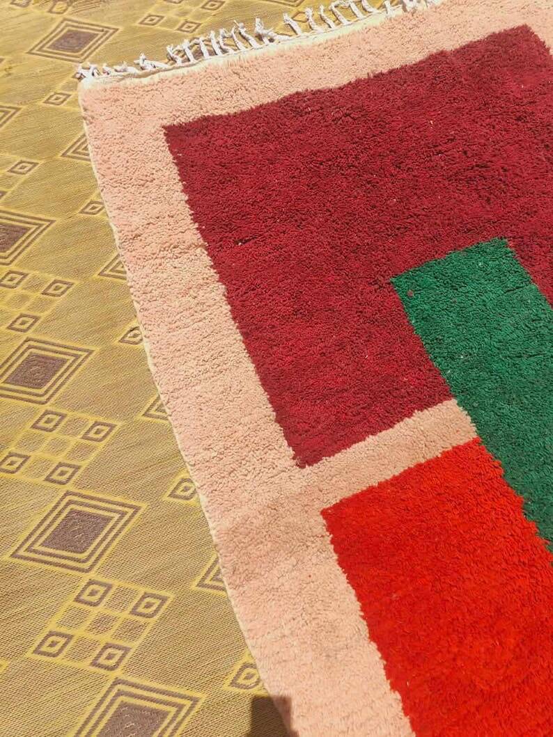 Pure wool rug, handwoven in traditional craftsmanship, size 150/250 cm.