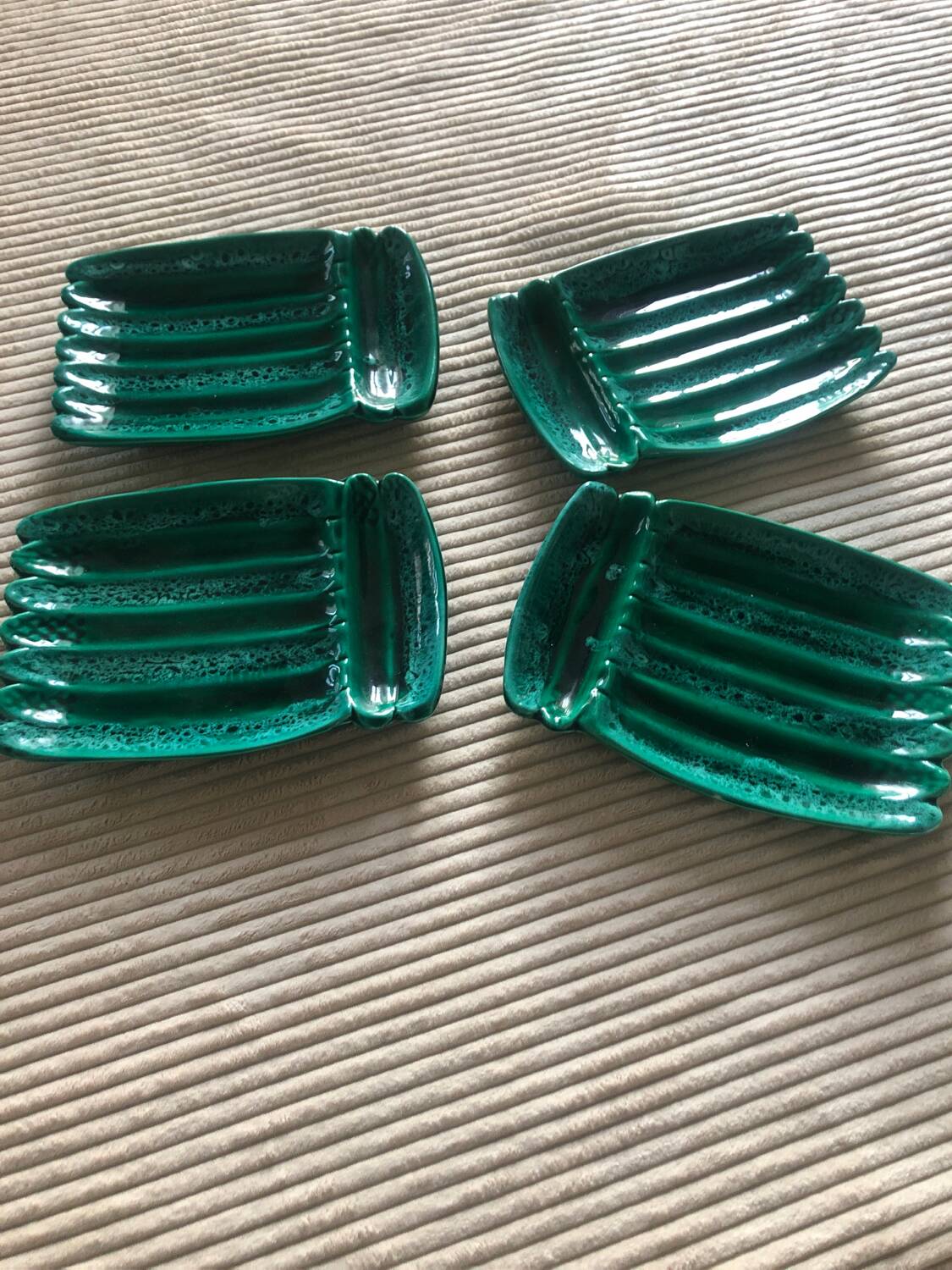 4 Vallauris green plates