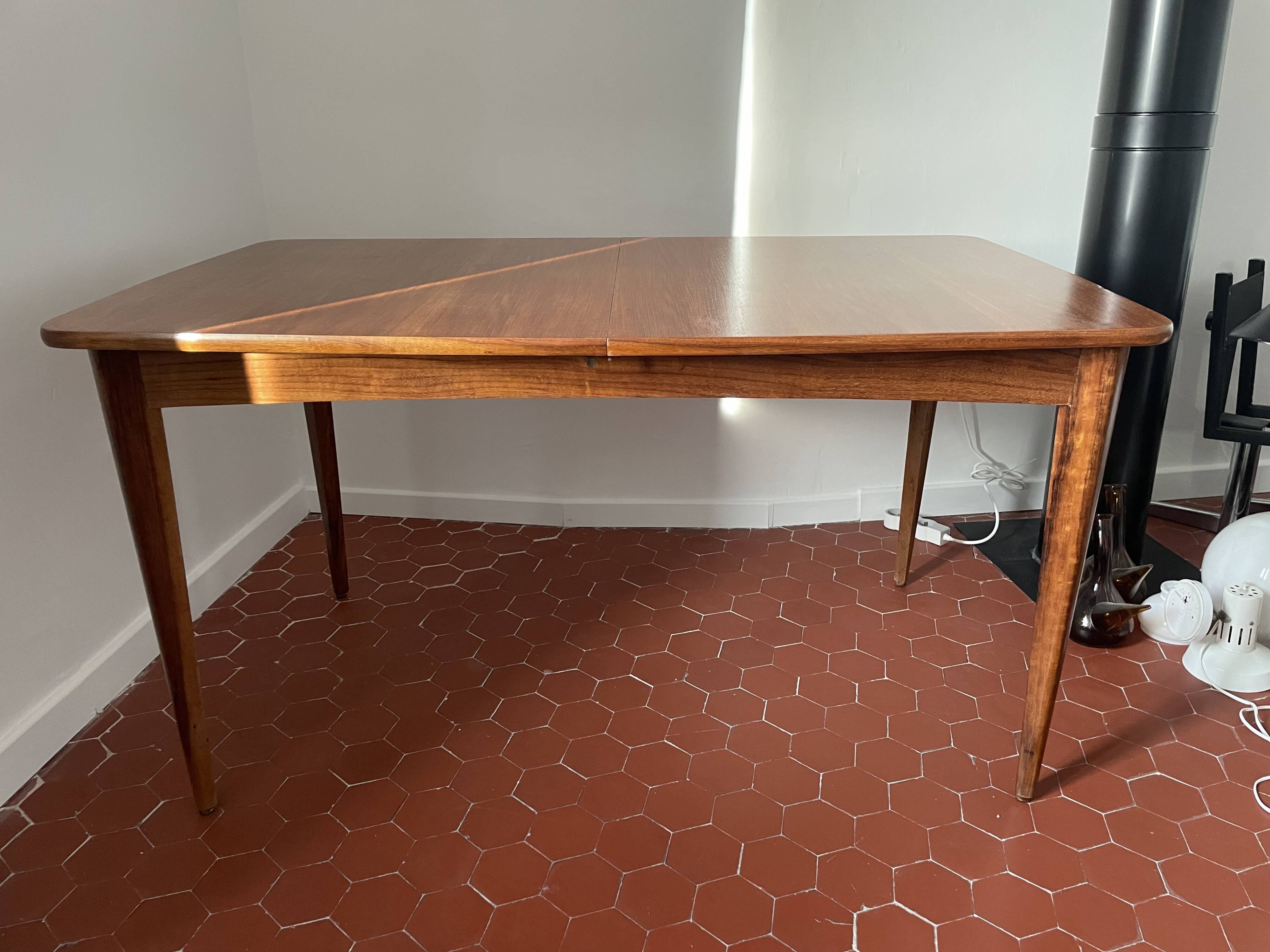 Table à manger extensible scandinave