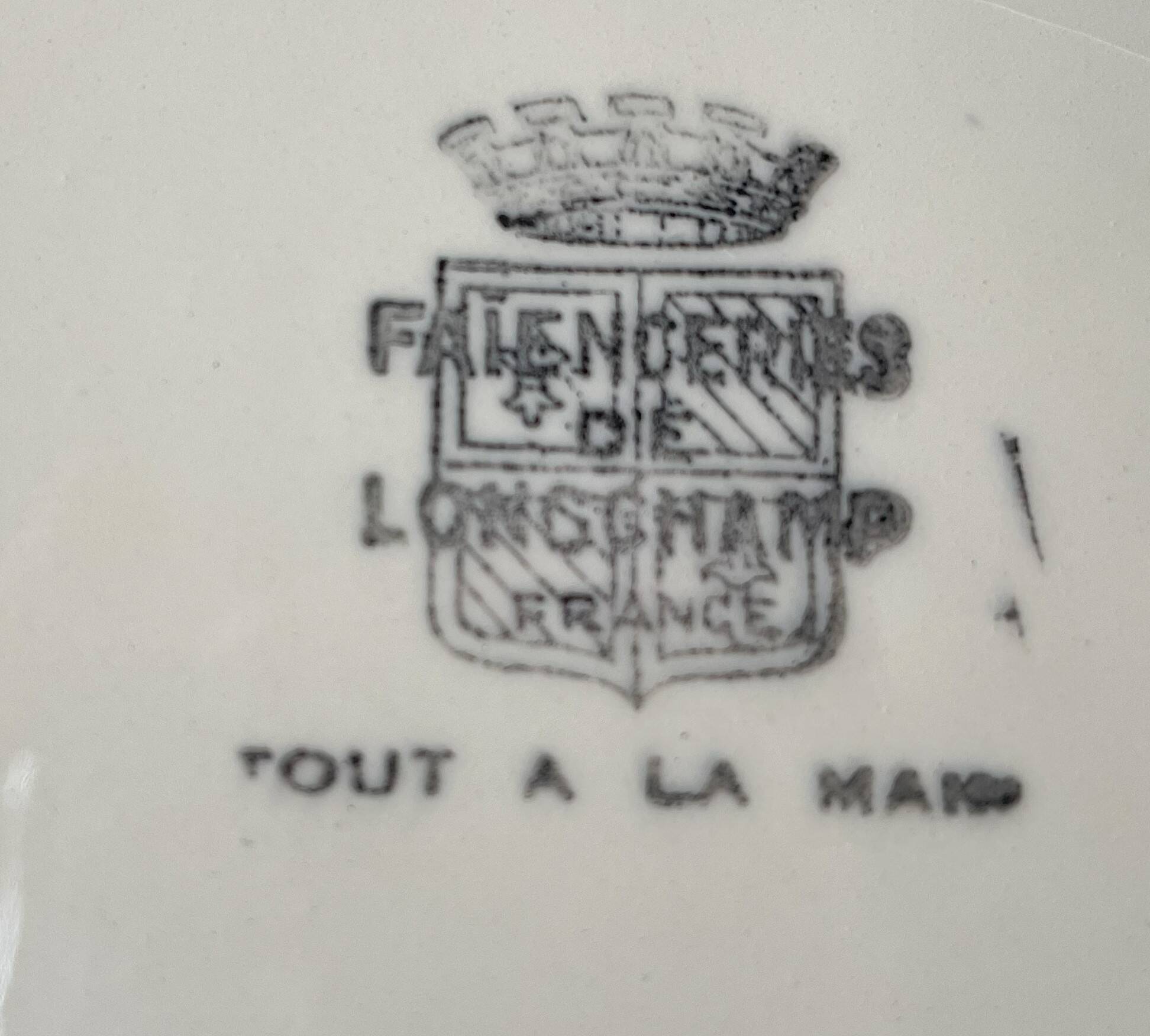 6 assiettes plates anciennes en faïence de Longchamp