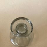 Small carafe in blown cut glass with engraved decoration of vine leaves and grapes, threaded stopper