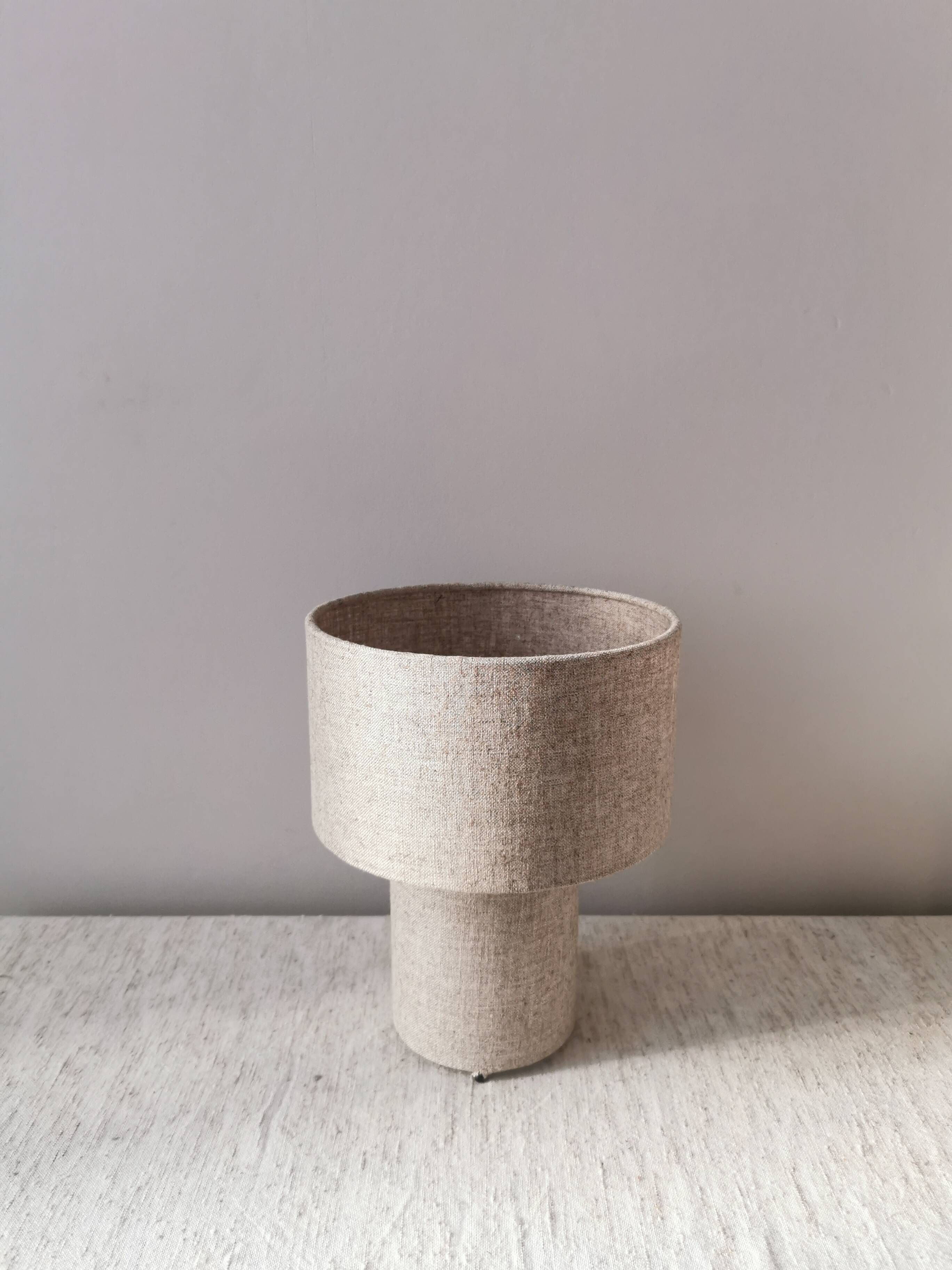 Cybille lamp in linen – 28×23 cm