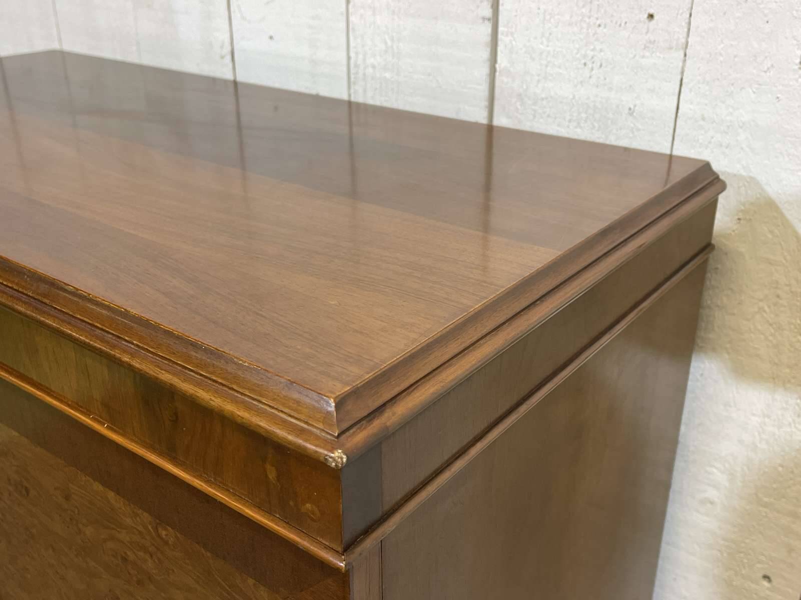 1950s English buffet bar in walnut and walnut burl.