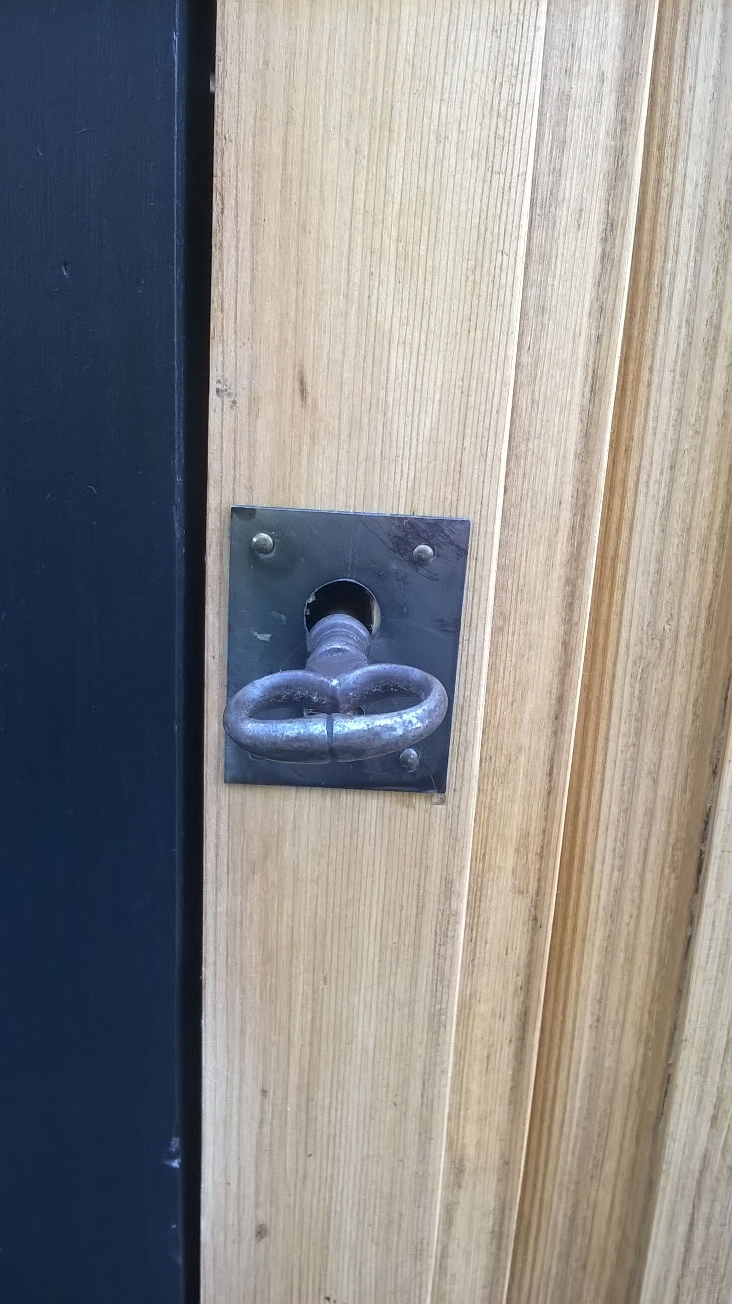 Cabinet patina black and green